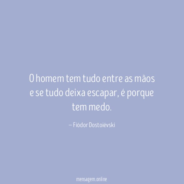 O homem tem tudo entre as mãos