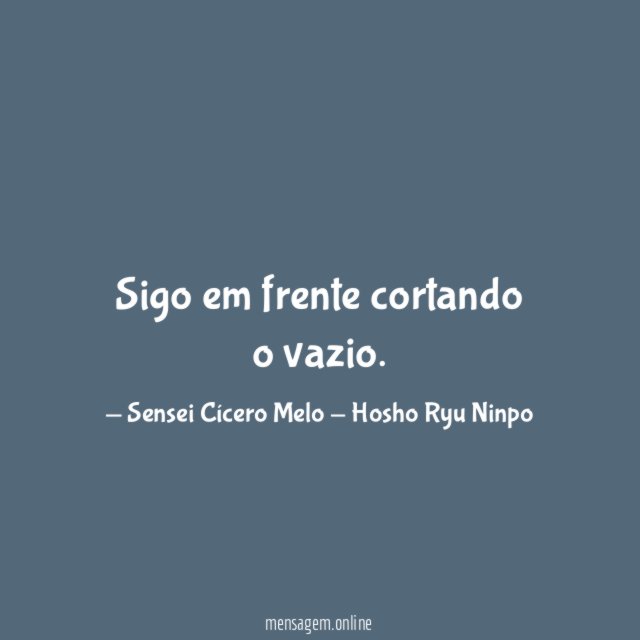 Sigo em frente cortando o vazio