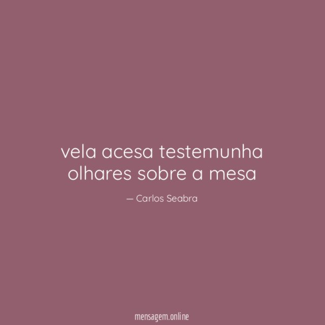 vela acesa testemunha olhares sobre a mesa