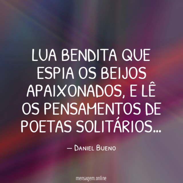 Lua bendita que espia os beijos apaixonados