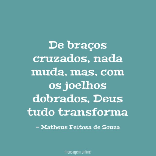 De braços cruzados