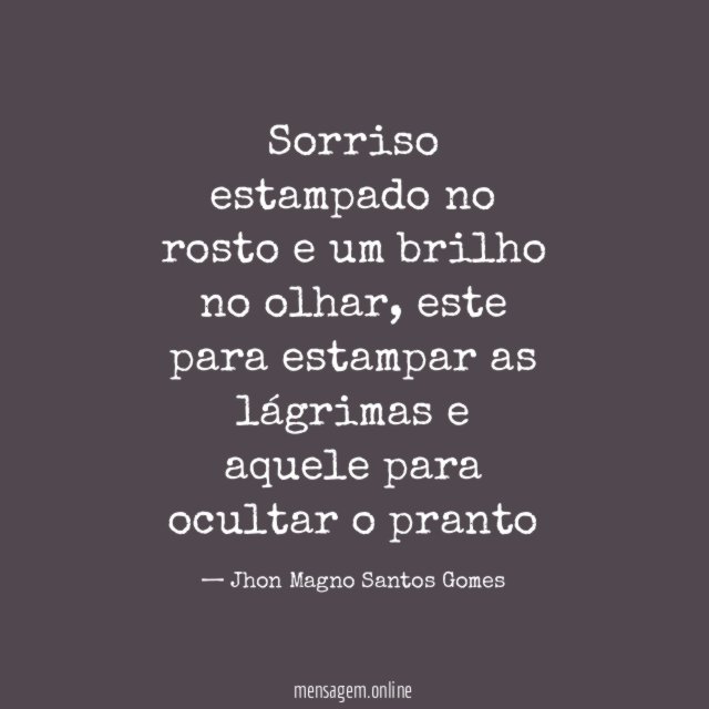 Sorriso estampado no rosto e um brilho no olhar