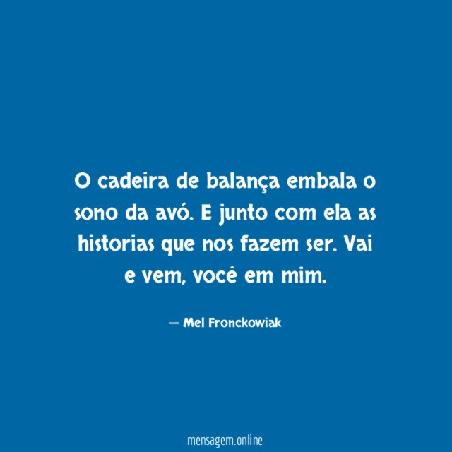 O cadeira de balança embala o sono da avó
