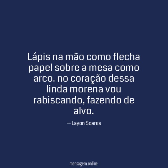 Lápis na mão como flecha papel sobre a mesa