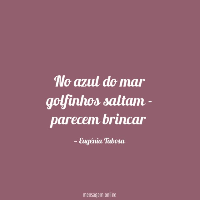 No azul do mar golfinhos saltam - parecem brincar