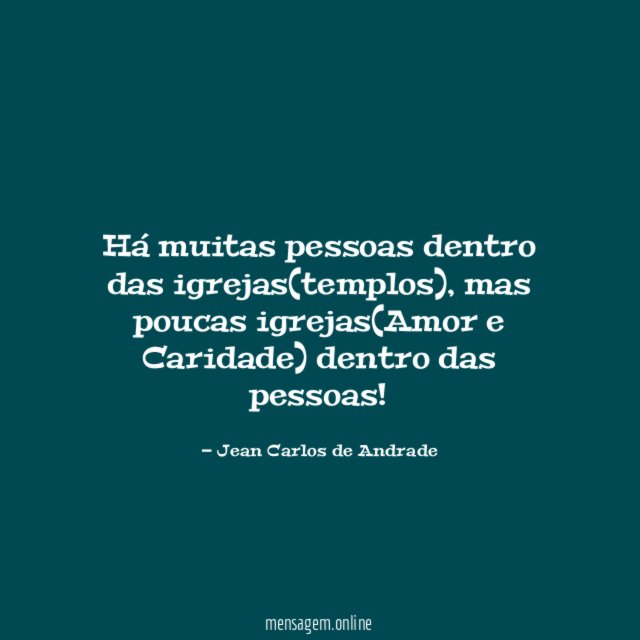 Há muitas pessoas dentro das igrejas(templos)