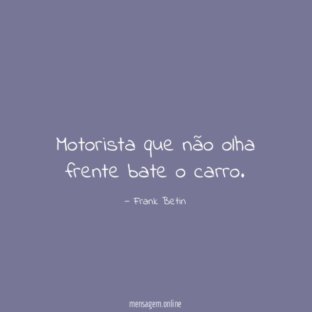 Motorista que não olha frente bate o carro