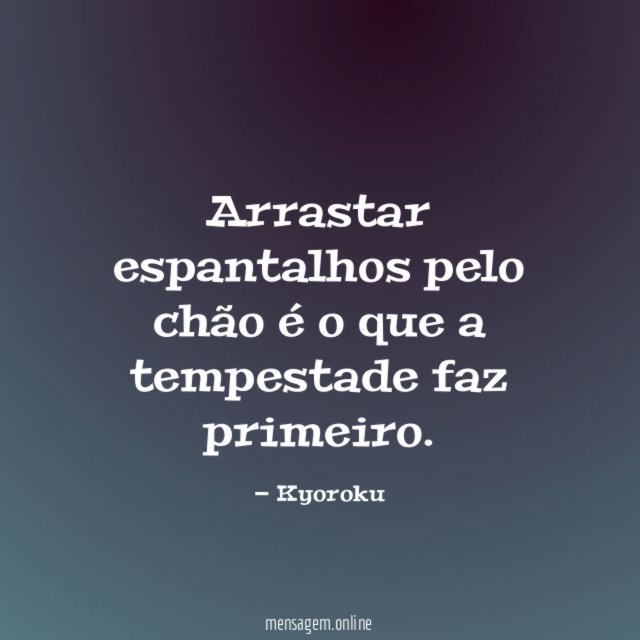 Arrastar espantalhos pelo chão é o que a tempestade faz primeiro