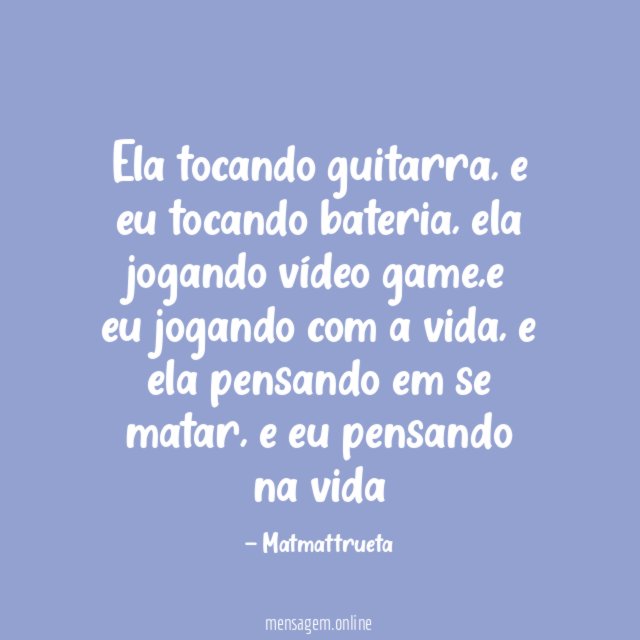 Ela tocando guitarra