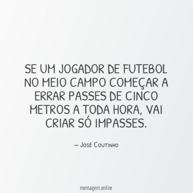 Se um jogador de futebol no meio campo