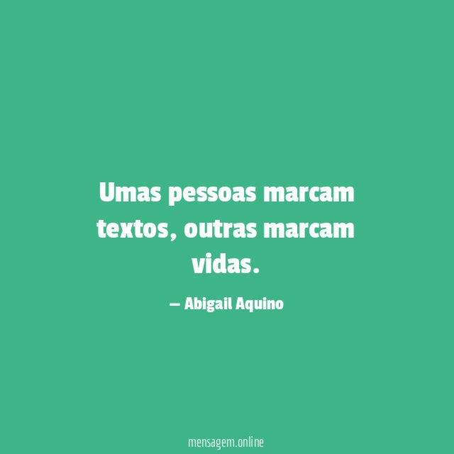 Umas pessoas marcam textos
