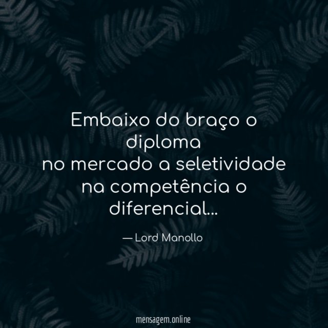 Embaixo do braço o diploma no mercado a
