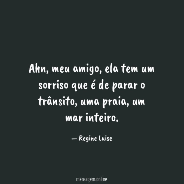Ela para uma onda, o mar inteiro.
