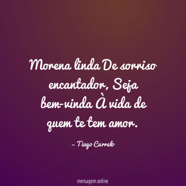 Morena linda De sorriso encantador