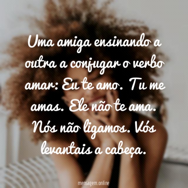 Uma amiga ensinando a outra a conjugar o verbo amar