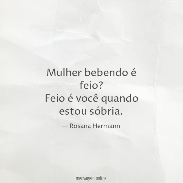 Mulher bebendo é