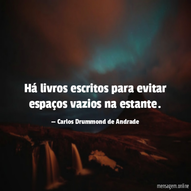 Há livros escritos para evitar espaços vazios na estante