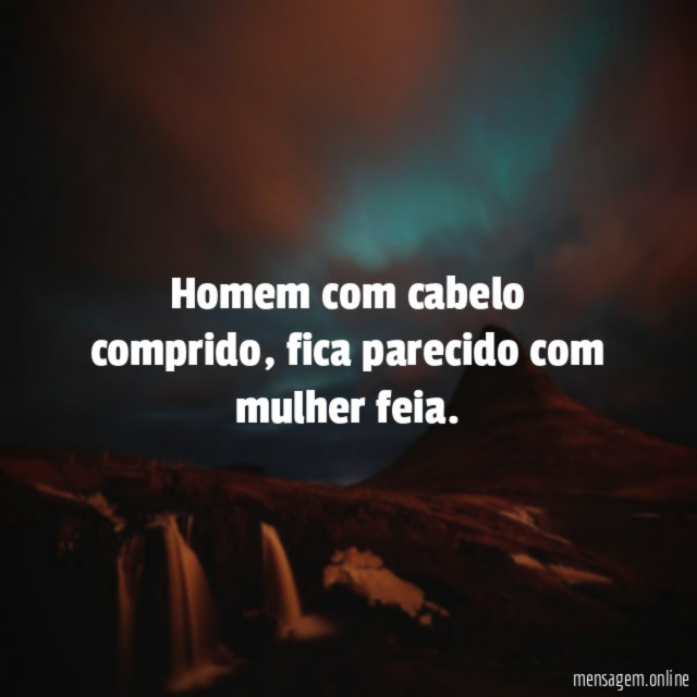 Homem com cabelo comprido