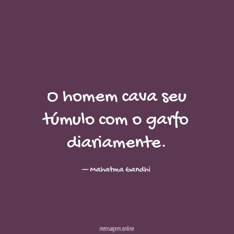 O homem cava seu túmulo com o garfo diariamente