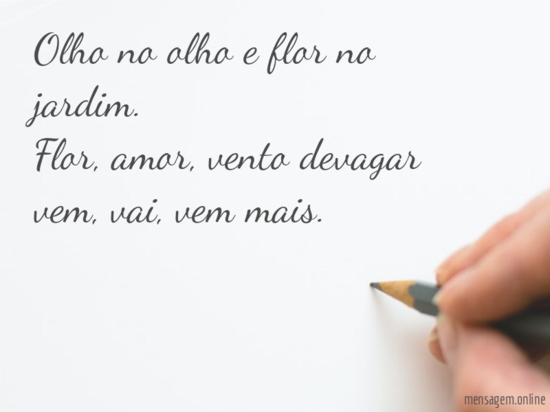 Olho no olho e flor no jardim