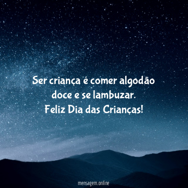 Ser criança é comer algodão doce e se lambuzar