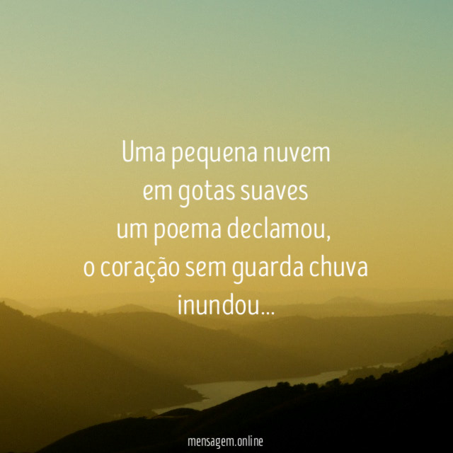 Uma pequena nuvem em gotas suaves um poema declamou