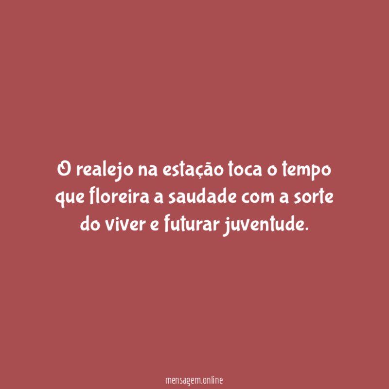 O realejo na estação toca o tempo que