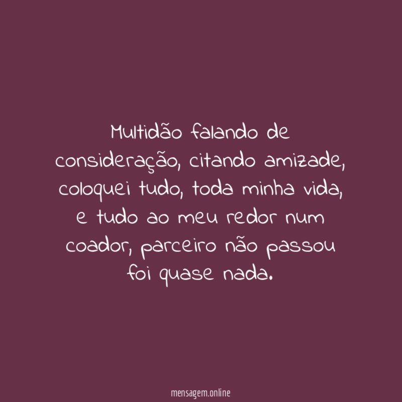 Multidão falando de consideração