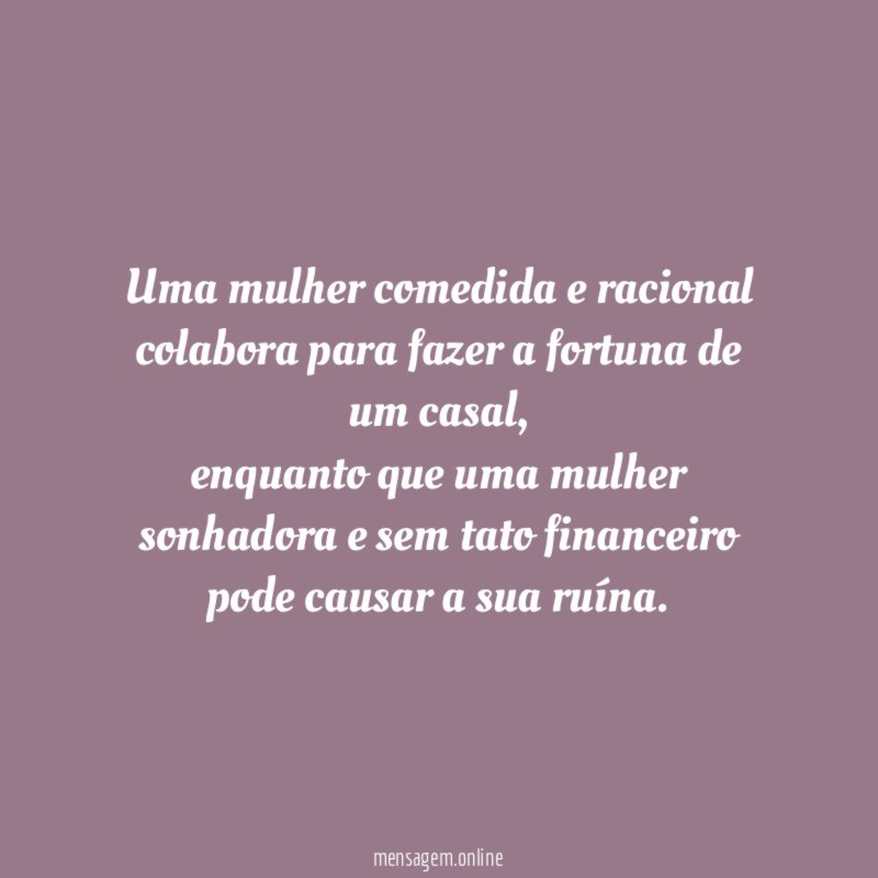 Uma mulher comedida e racional colabora para fazer a