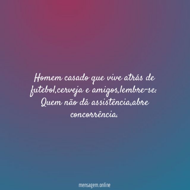 Homem casado que vive atrás de futebol