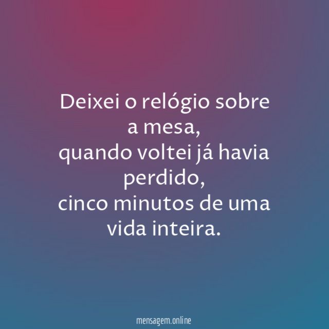 Deixei o relógio sobre a mesa