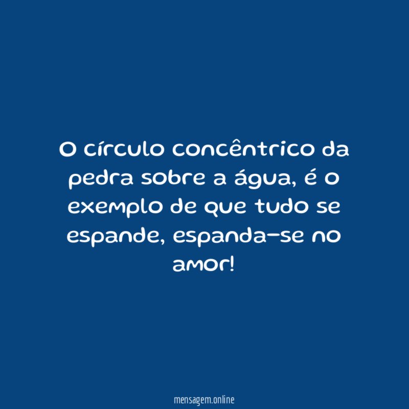 O círculo concêntrico da pedra sobre a água