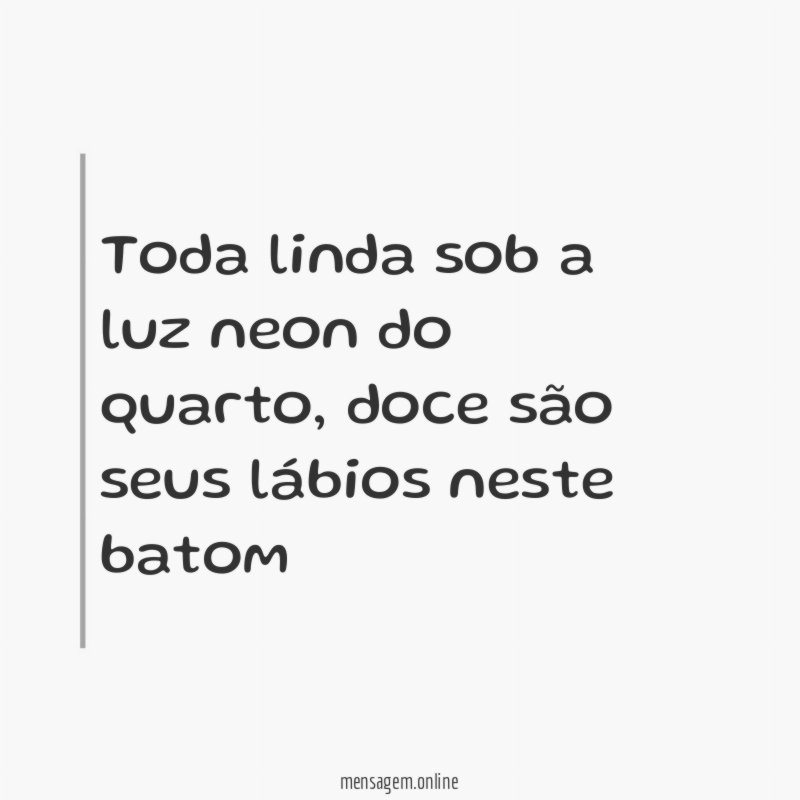 Toda linda sob a luz neon do quarto