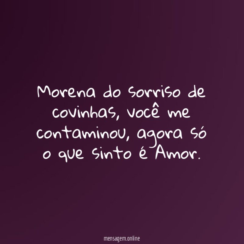 Morena do sorriso de covinhas