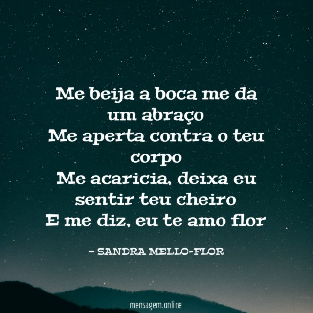 Me beija a boca me da um abraço Me