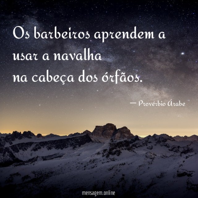 Os barbeiros aprendem a usar a navalha na cabeça