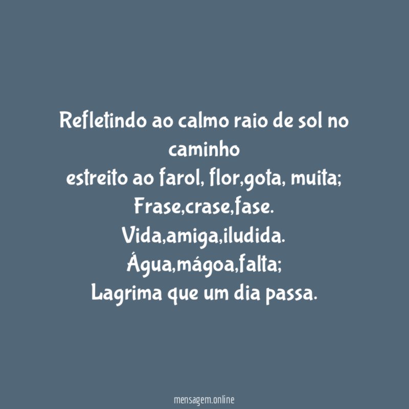 Refletindo ao calmo raio de sol no caminho estreito ao farol