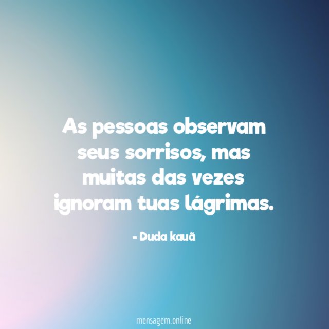As pessoas observam seus sorrisos