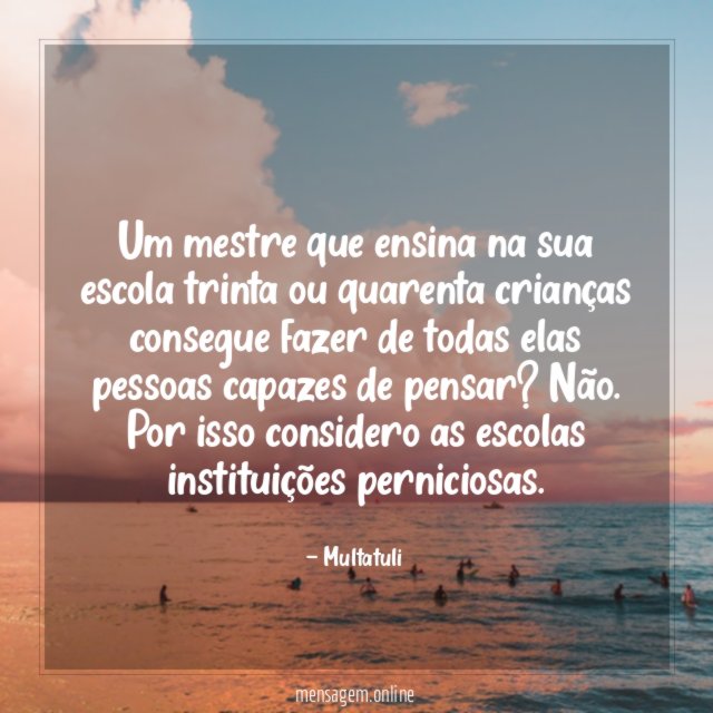Um mestre que ensina na sua escola trinta