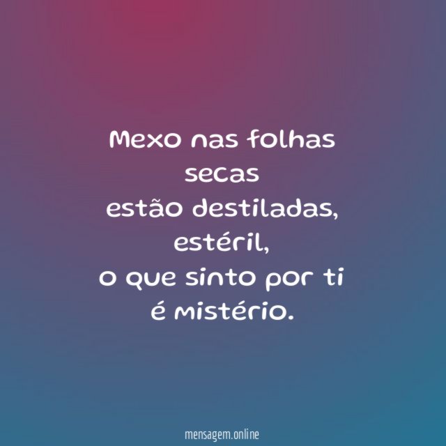 Mexo nas folhas secas estão destiladas