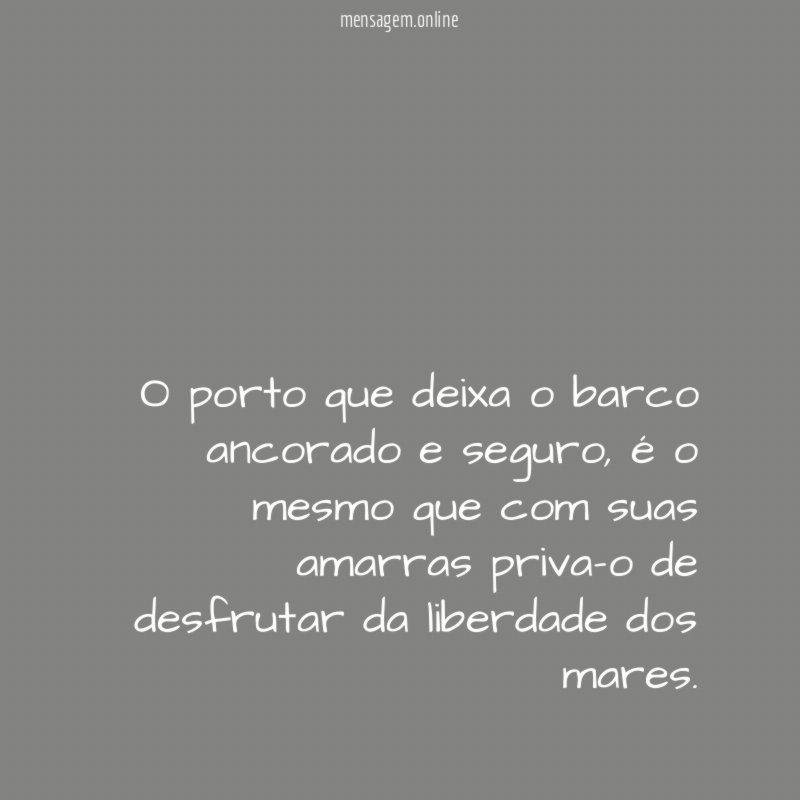 O porto que deixa o barco ancorado e seguro