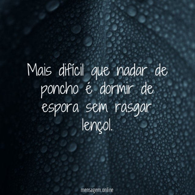 Mais difícil que nadar de poncho é dormir