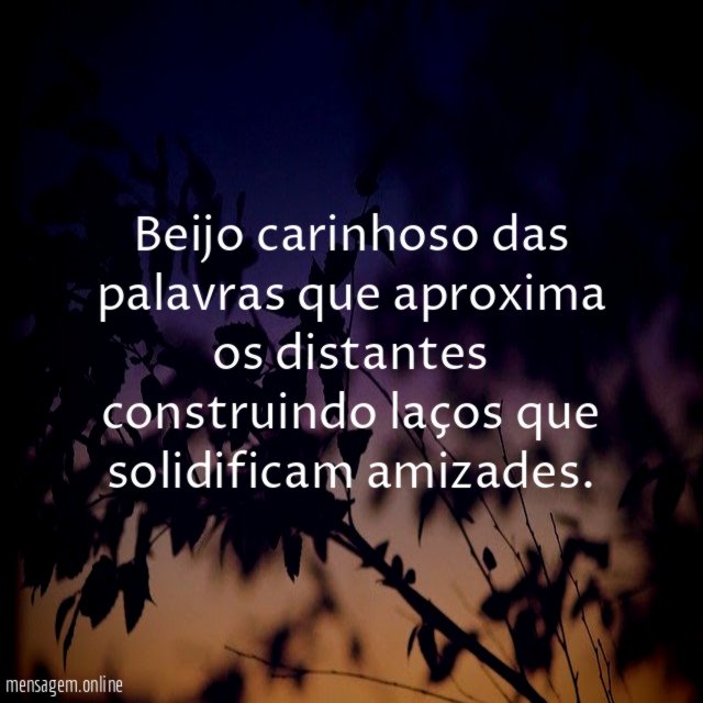 Beijo carinhoso das palavras que aproxima os distantes